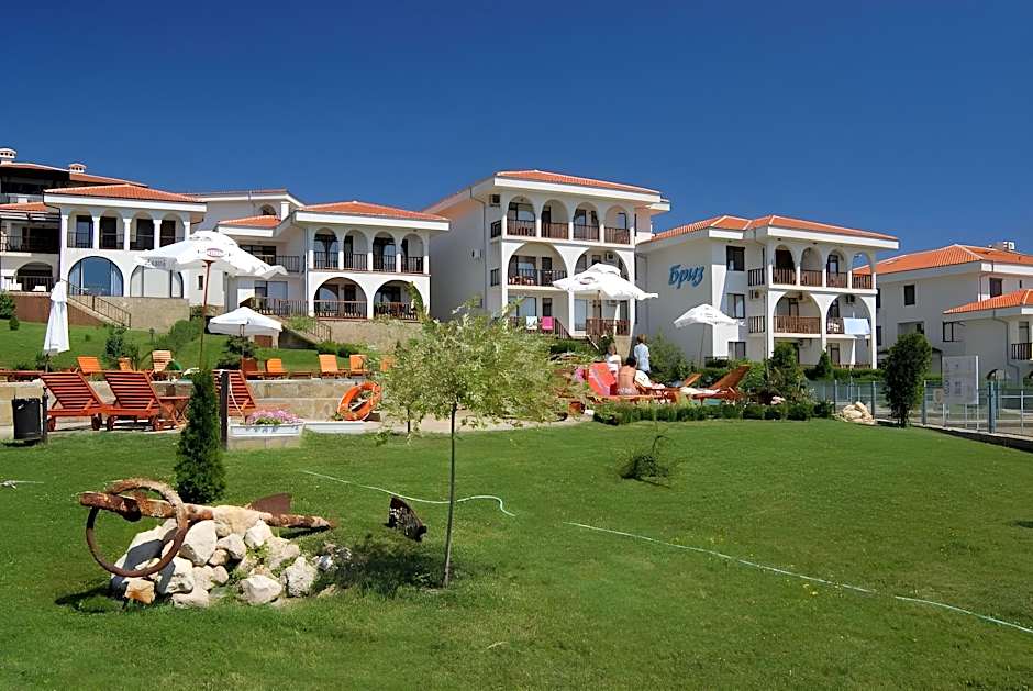 Breeze Apartment Complex