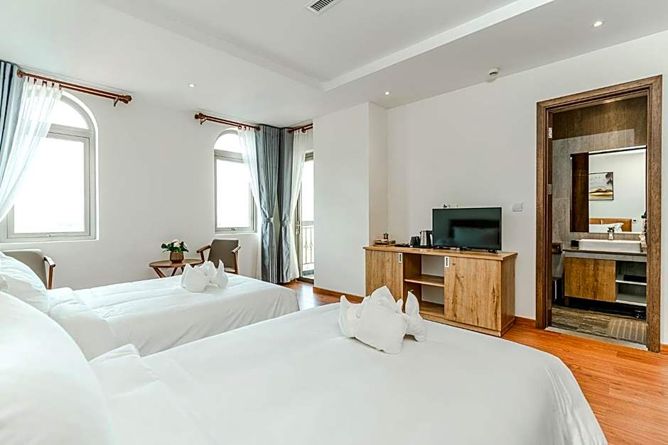 Sea Breeze Hotel & Villa