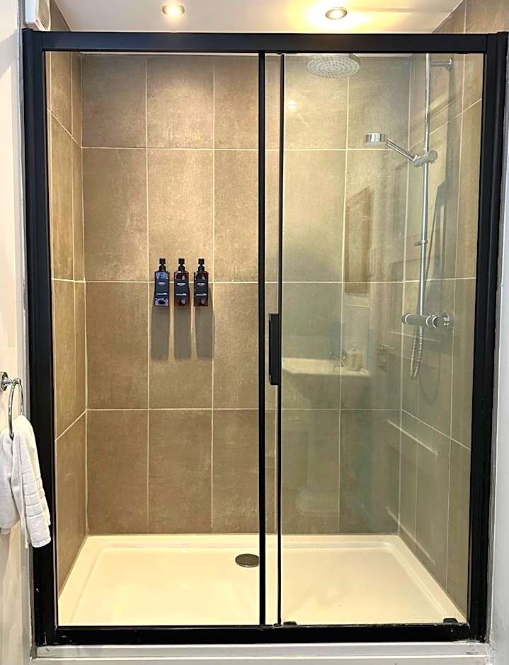 Penthouse near park - air con - Guest and the City