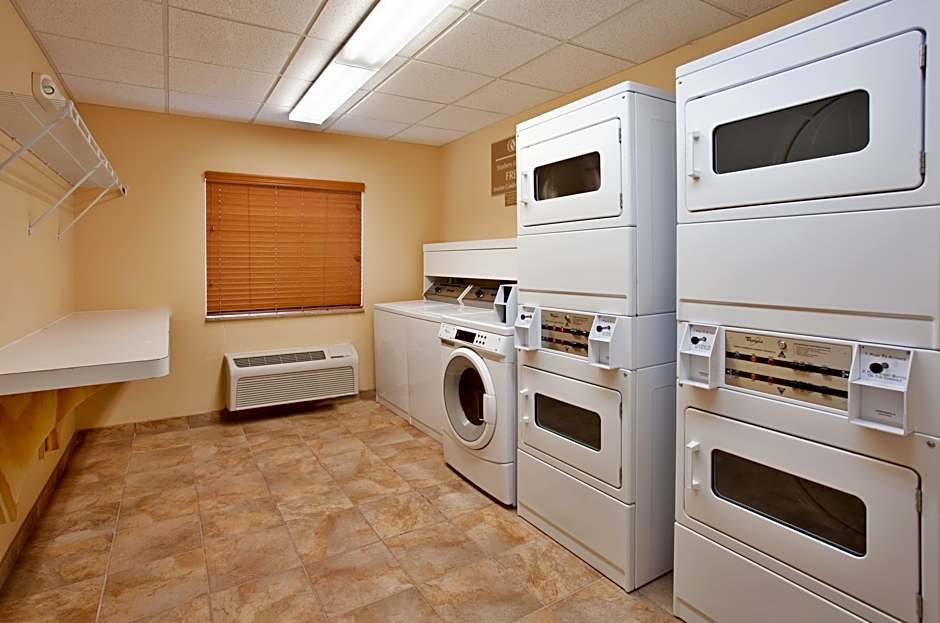 Candlewood Suites KANSAS CITY AIRPORT