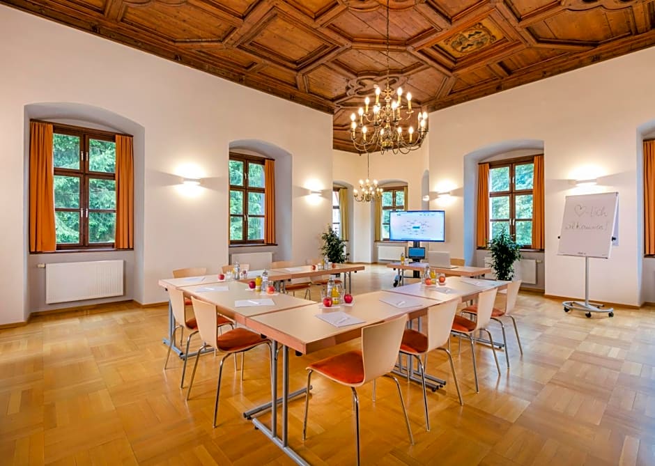 JUFA Hotel Schloss Röthelstein