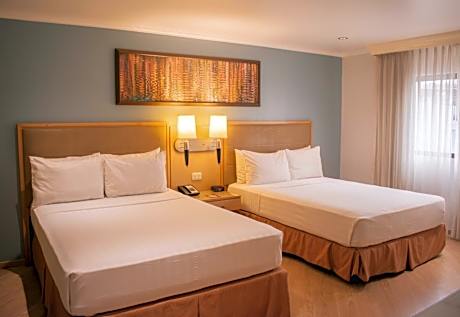 Double Suite with Two Double Beds - Non-Smoking