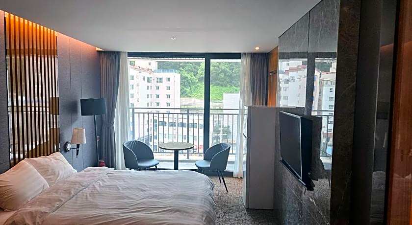 Traum Valley Hotel - formerly jeongseon intoraon hotel