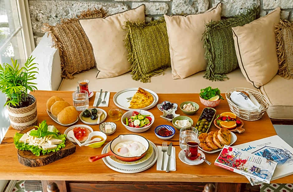Palas Alacatı - Adult Only