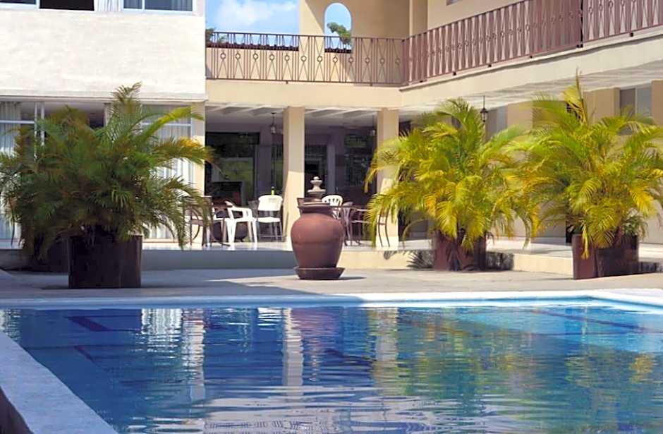 Hotel Zirahuen