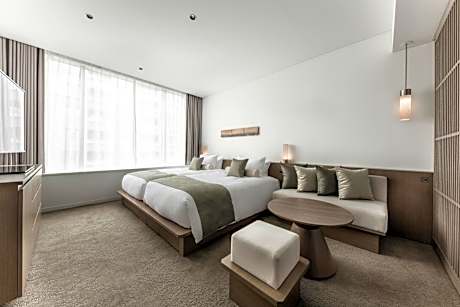 Superior Twin Room with Lounge Access - Non-Smoking