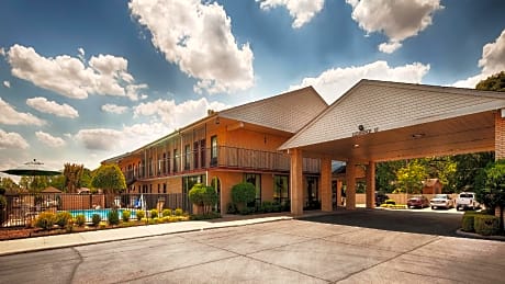 Quality Inn & Suites West Helena