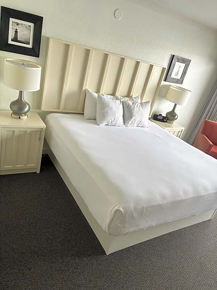 River House Inn, a Baymont by Wyndham