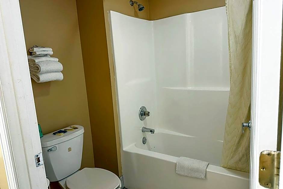 Garden Inn & Suites