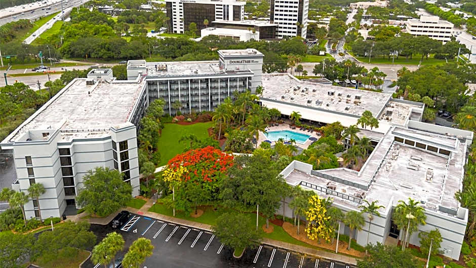 DoubleTree Hilton Hotel Exec Meeting Center Palm Beach Gardens