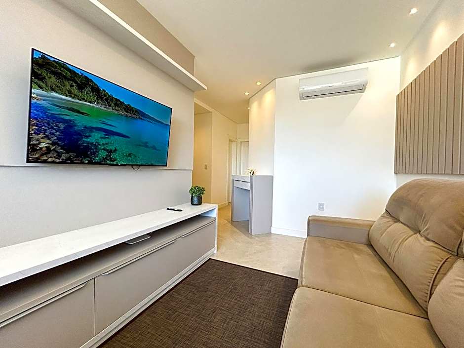 Apto NOVO, com piscina, 250m da praia