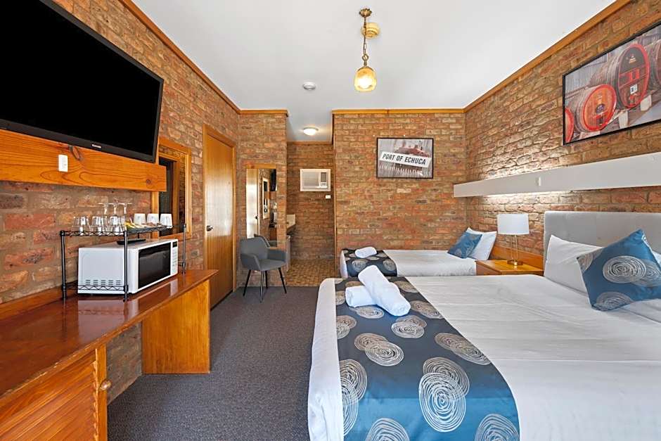 The Settlement Historic Hotel