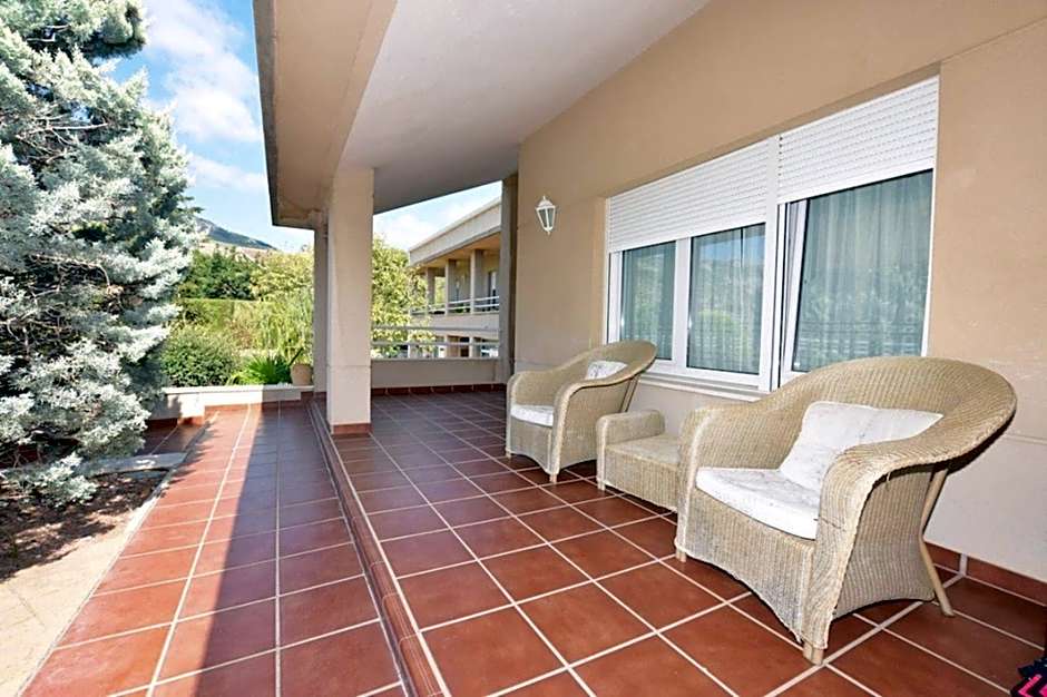 Torreta Of Gormaig, House with swimming pool