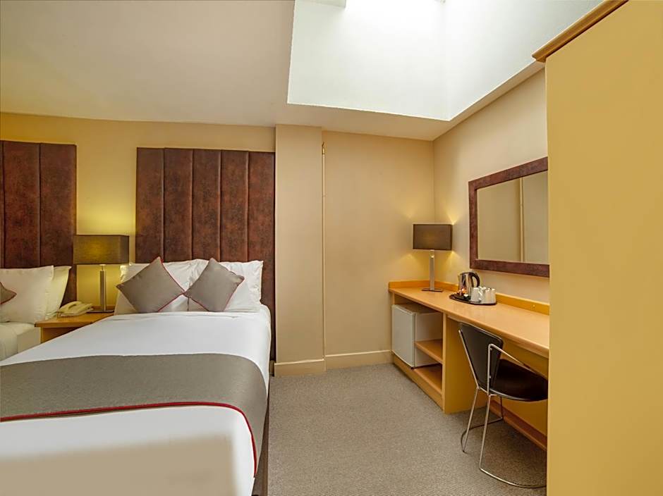 OYO Flagship Brentwood