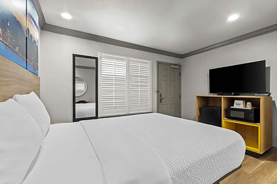 Days Inn by Wyndham San Francisco S/Oyster Point Airport