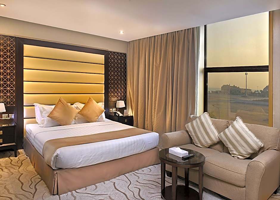 Naviti Warwick Al Khobar