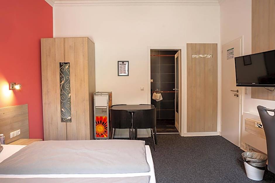 Honeybee Properties Mosel