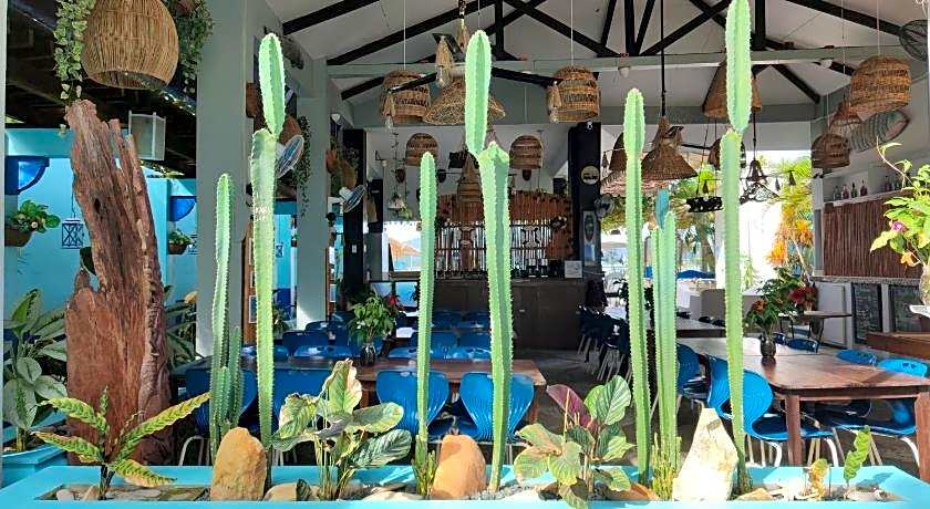 Ferellee Beachfront Inn