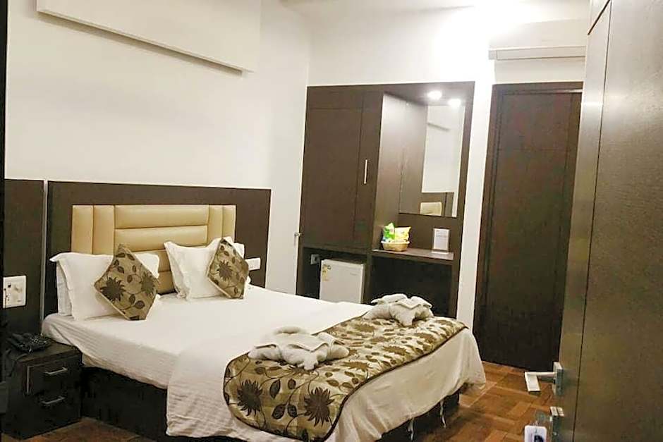 FabHotel Arihant Inn