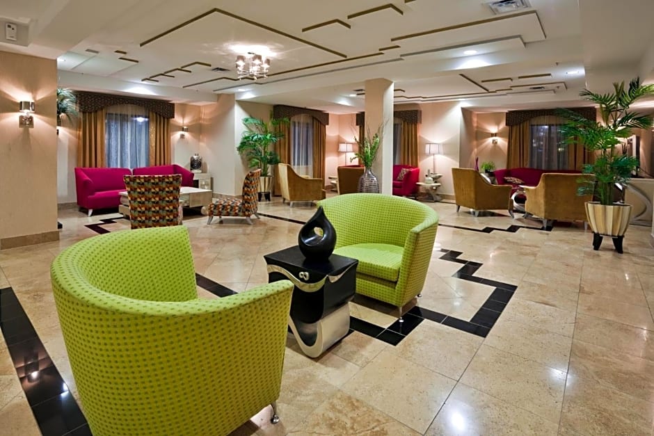 Holiday Inn Express Hotel & Suites Birmingham - Inverness 280 By IHG