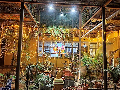 Maha Periyava Kuteeram