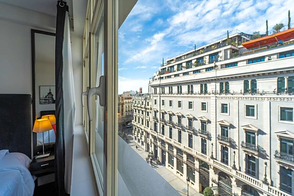 Quatro Puerta Del Sol