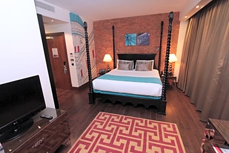 1 King Bed Premium Breakfast for two guests