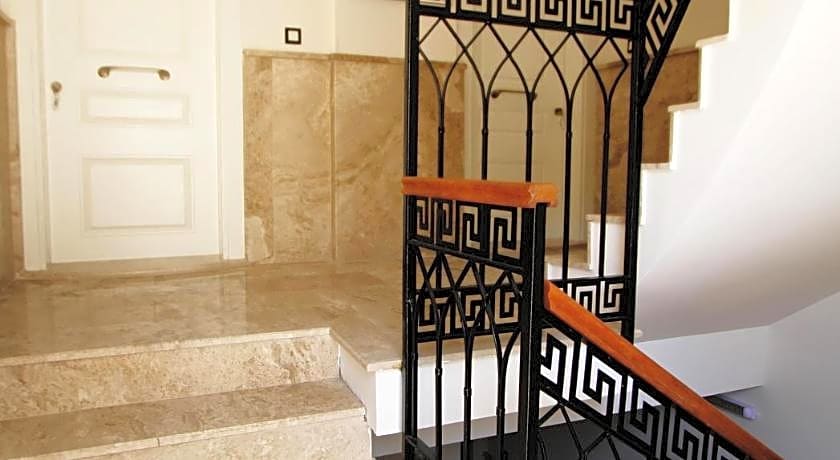 Çeşme Kale Taş Apart
