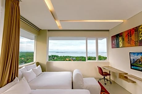 Family Room with Bay view