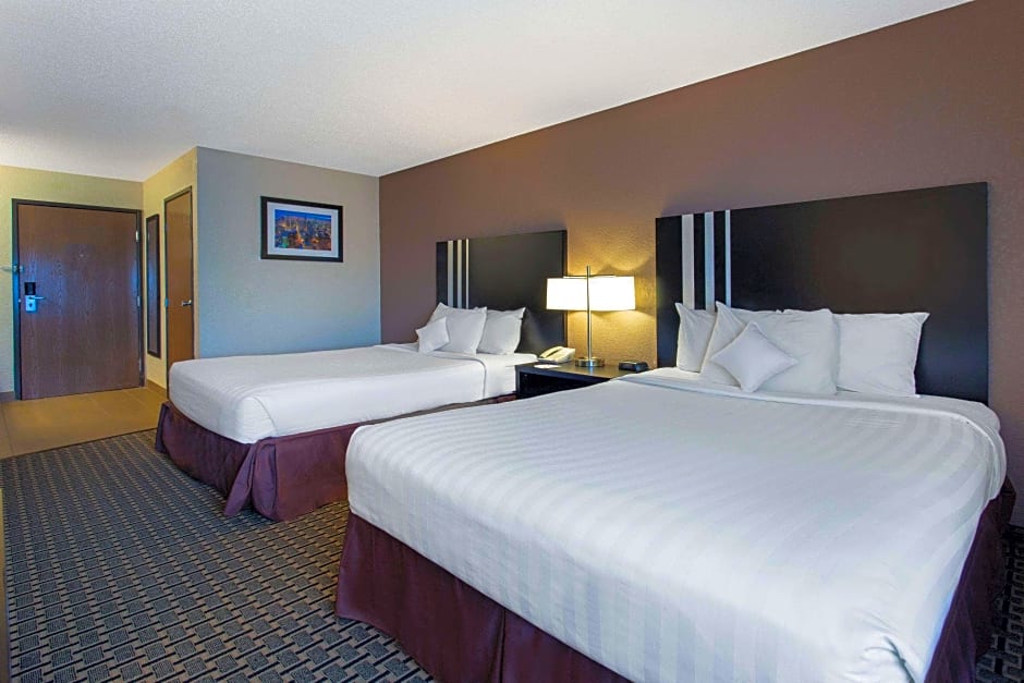 Photo 1 of 1 of 2 Queen Beds Suite
