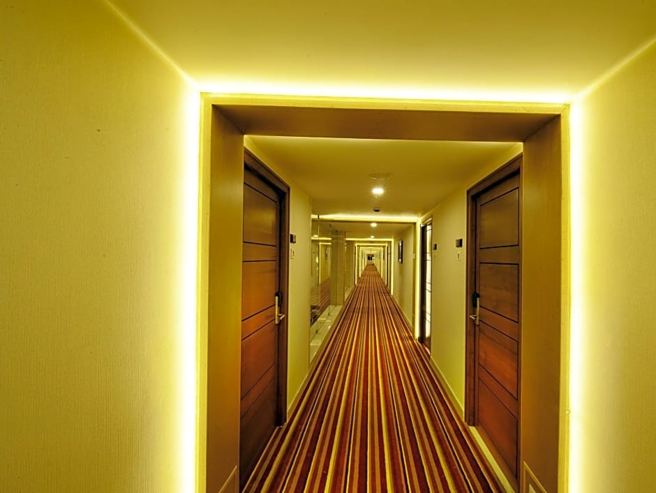 Hotel Mahis Gateway