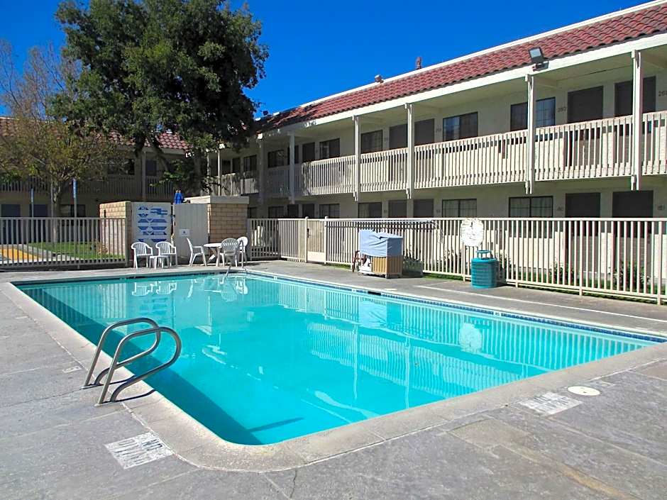 Studio 6-Barstow, CA