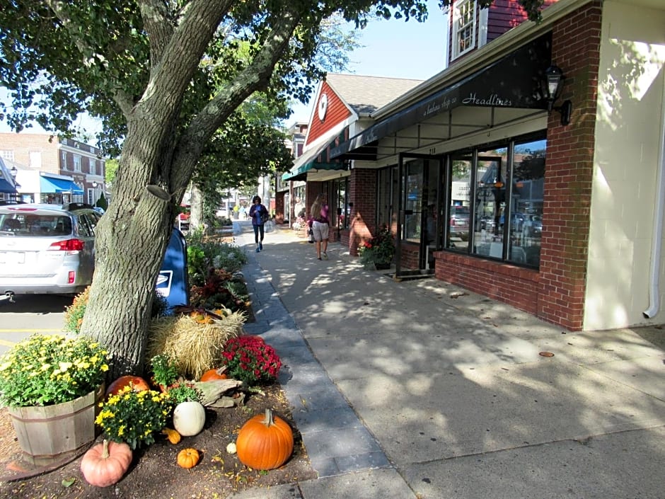 Falmouth Heights Motor Lodge