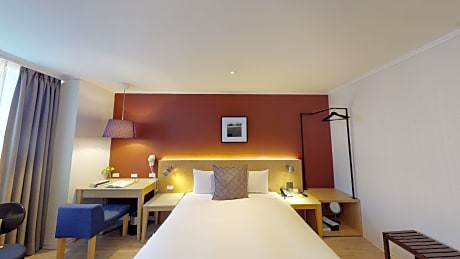 Double Room with Queen Bed