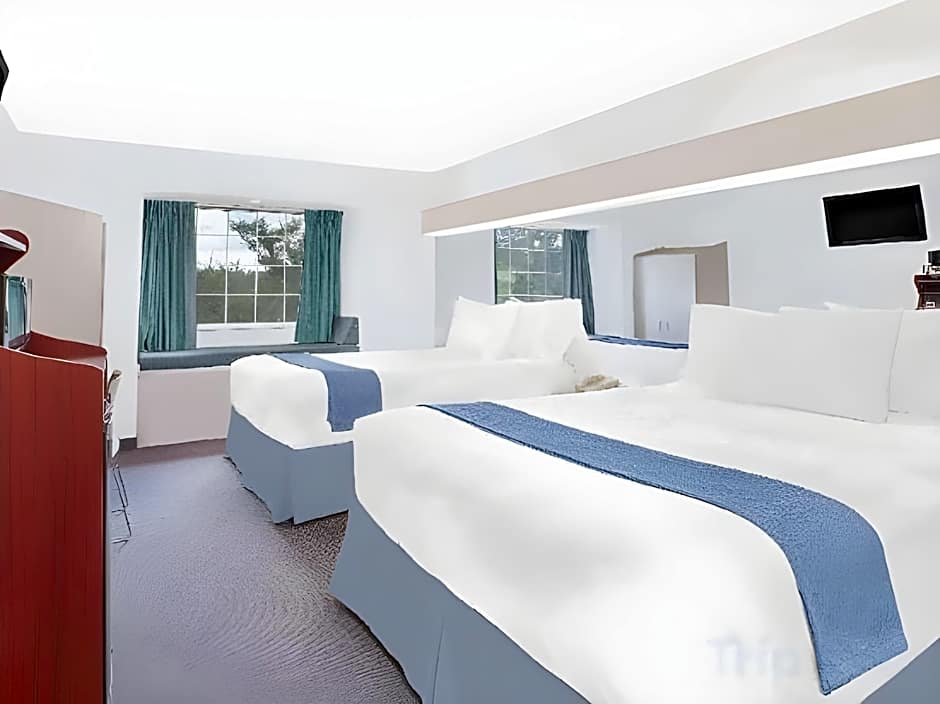 Microtel Inn & Suites by Wyndham Broken Bow