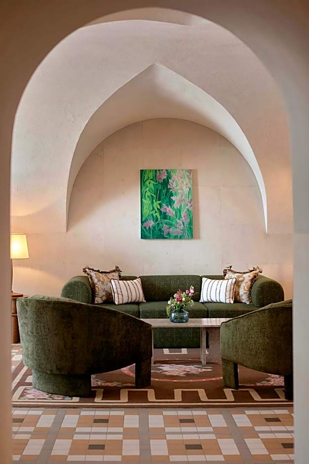 Stradom House, Autograph Collection