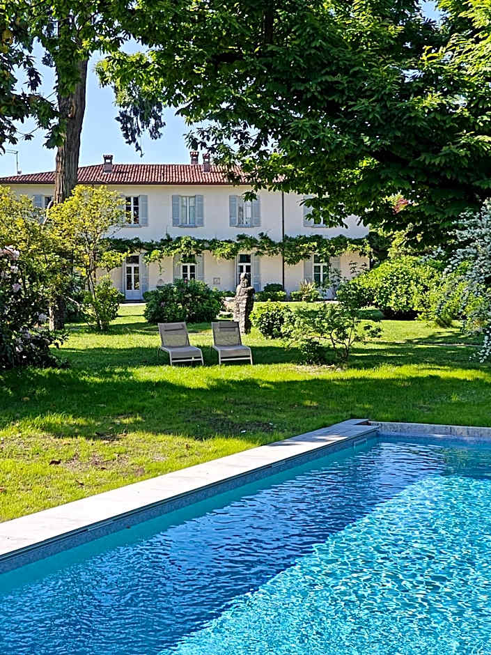 Dandelion Como Suites & Park