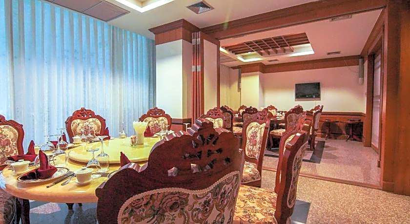 Arawan Riverside Hotel