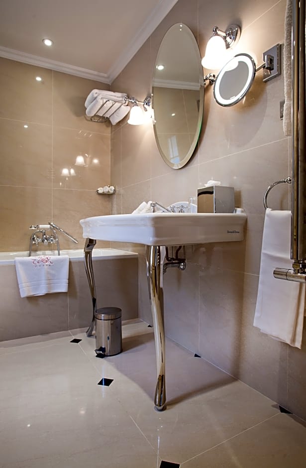 Hotel Duc De St-Simon