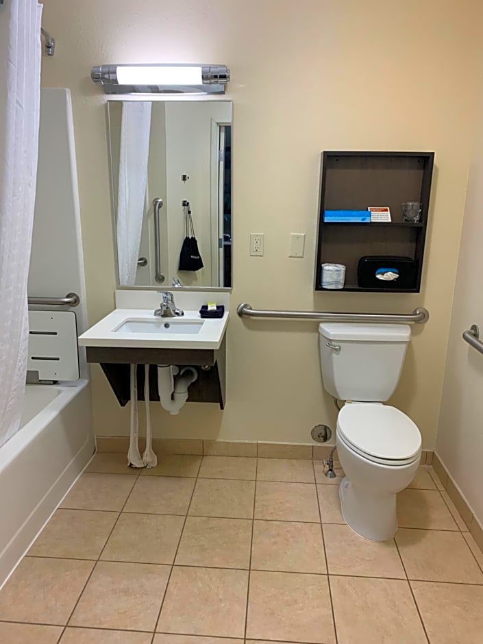 Candlewood Suites Fargo-North Dakota State University By IHG