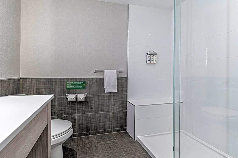 Holiday Inn Express Hotel & Suites Saint - Hyacinthe By IHG