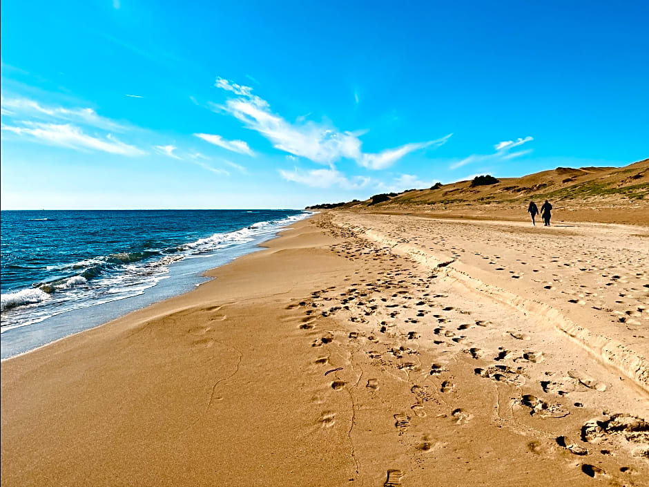 Bruskos Hotel & Suites