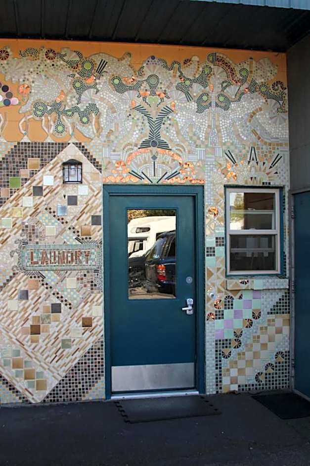 Ashland Commons Hostel