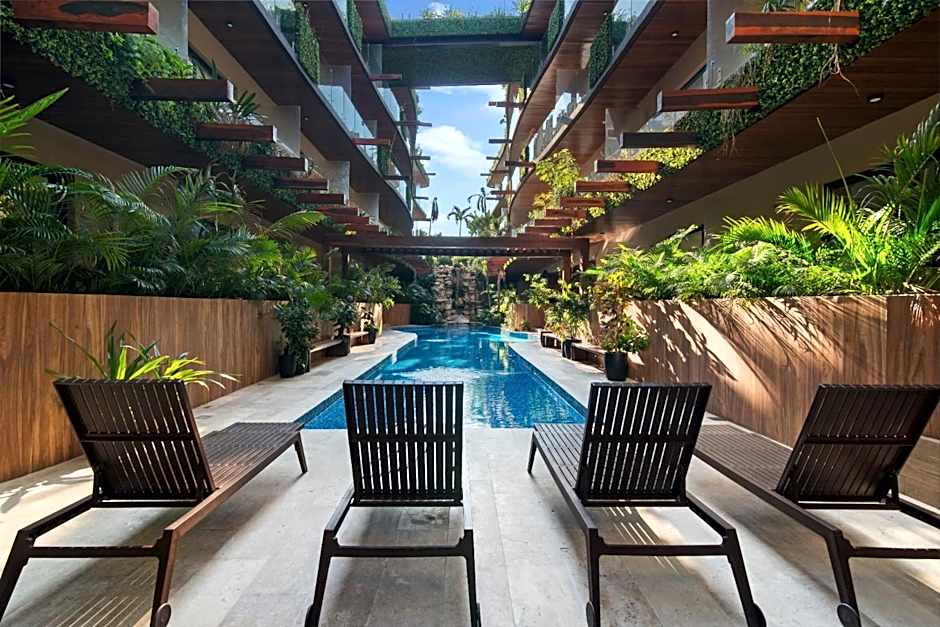 Serenity in the Sky - Studio with Rooftop and Plunge pool