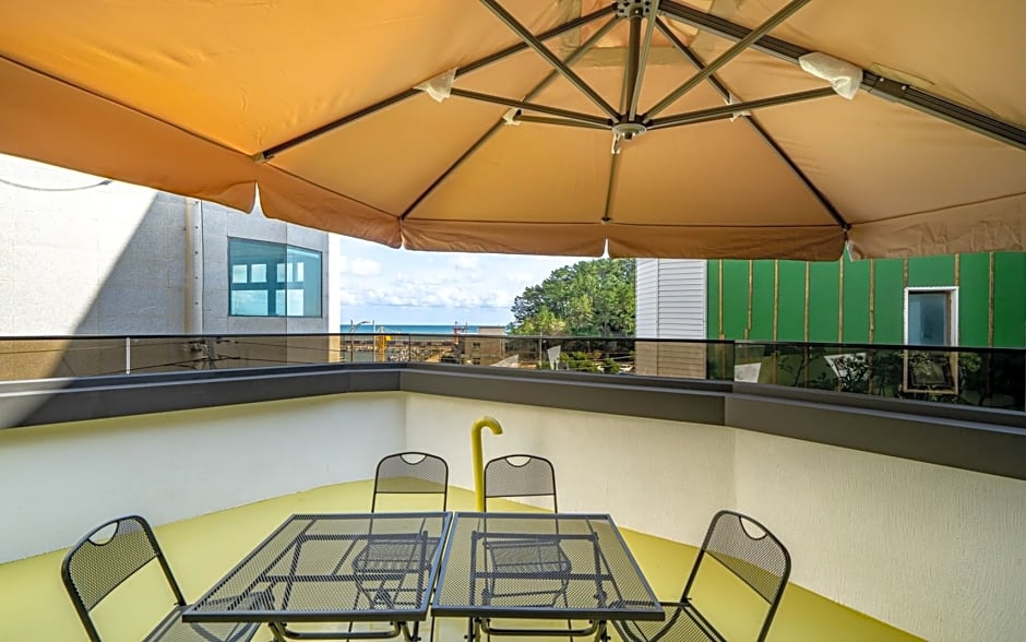 Busan Songjeong Brooks Hotel