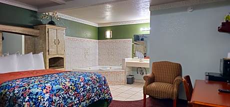 Queen Room with Spa Bath