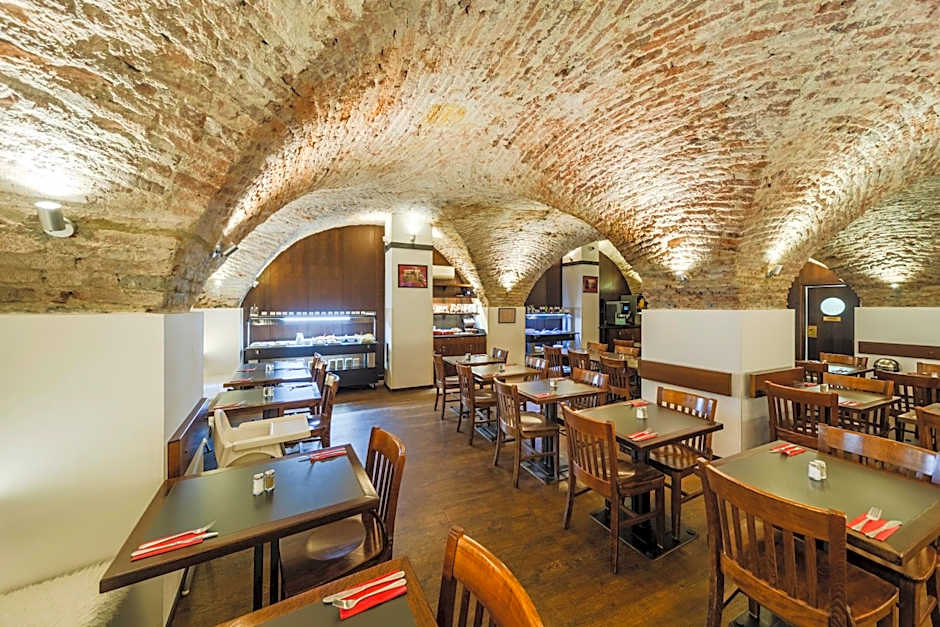 Archibald At The Charles Bridge