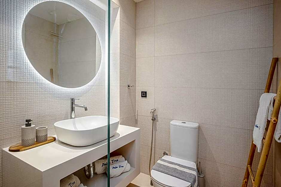 Palm Tree Beach Suites, by ZanteWize