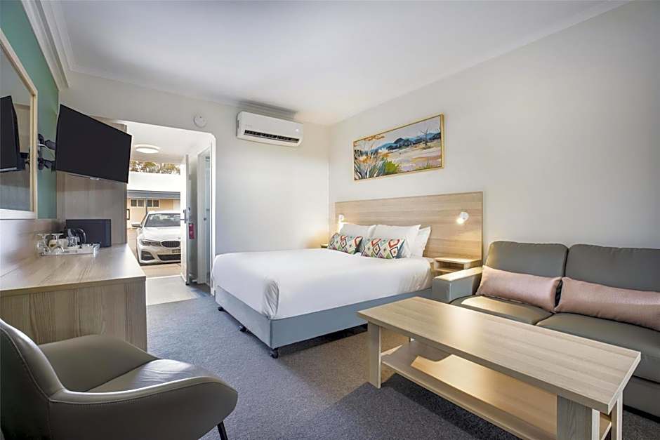 Nightcap at Roxby Downs