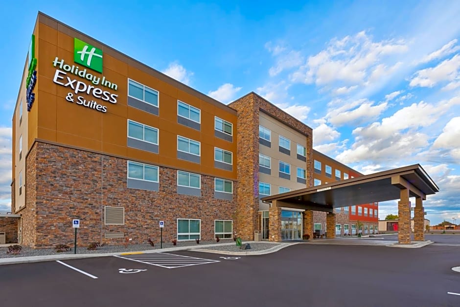 Holiday Inn Express & Suites Eau Claire West I-94